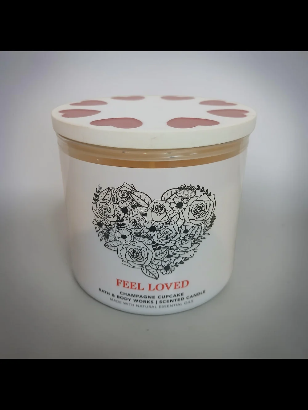 Bath & Body Works Feel Loved Candle - White & Pink - Picture 1 of 1